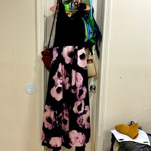 Beautiful evening dress, worn one time for my cousins wedding.